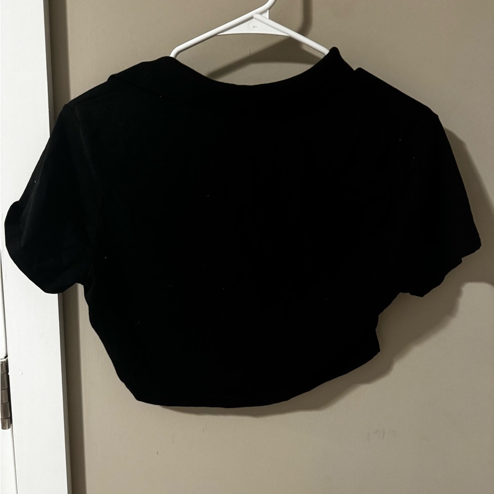 Black collared crop top